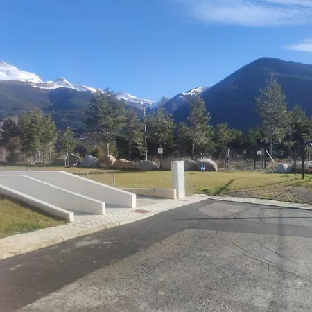 Apartamento A Estrenar En Villanúa Buitenkant foto